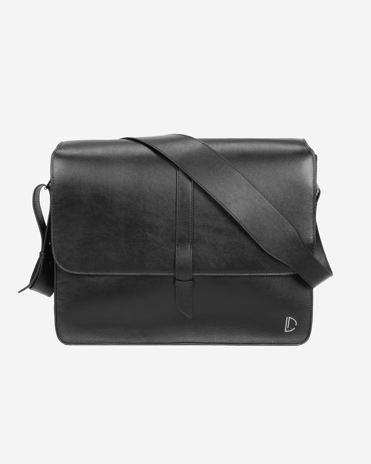 WhatsApp Image 2026-04-18 at 3.41.37 PM Urban Carryall - Dark Edition - Image 1